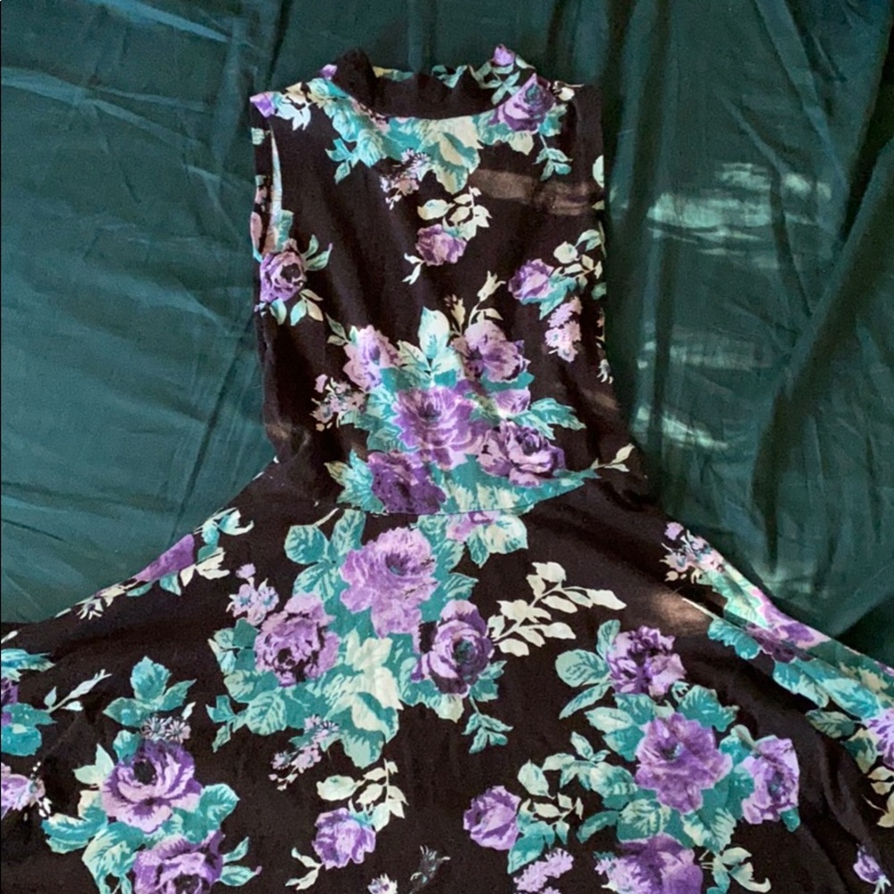 Sleeveless floral dress